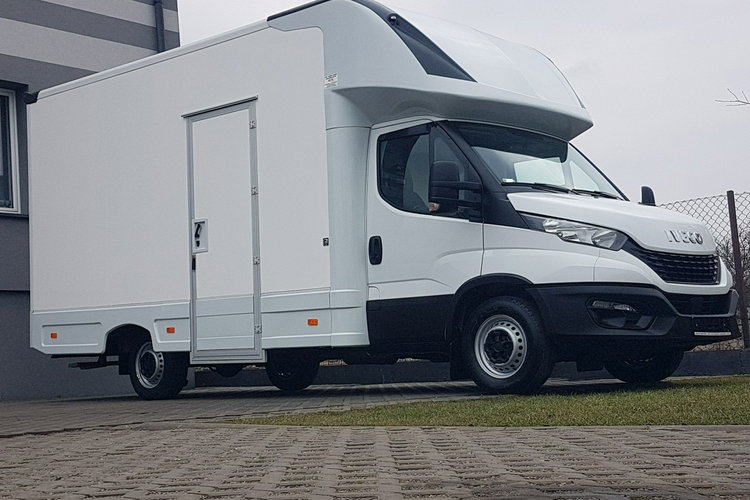 Iveco Daily KONTENER NISKOPODŁOGOWY 4.43x2.23x2.42 SKLEP BAR FOODTRUCK KAMPER AC zdjęcie 30