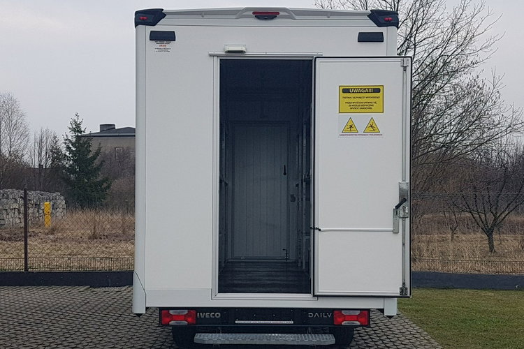 Iveco Daily KONTENER NISKOPODŁOGOWY 4.43x2.23x2.42 SKLEP BAR FOODTRUCK KAMPER AC zdjęcie 5