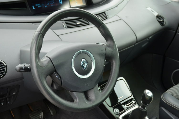 Renault Grand Espace Czarny Opłacony 2.0T 170KM Lift Serwis Panorama Navi Kamera 7-foteli zdjęcie 23