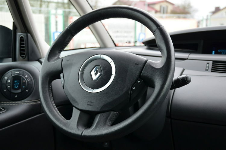Renault Grand Espace Czarny Opłacony 2.0T 170KM Lift Serwis Panorama Navi Kamera 7-foteli zdjęcie 32