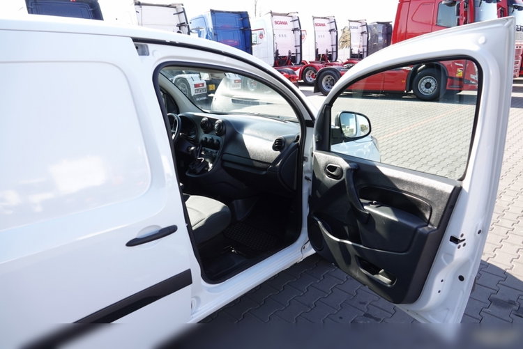 Mercedes CITAN / 2015 ROK / SPROWADZONY zdjęcie 36