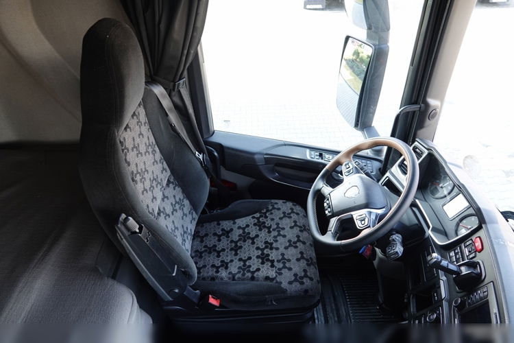 Scania R 450 / RETARDER / KLIMA POSTOJOWA / OPONY 100% / PO KONTRAKCIE SERWISOWYM zdjęcie 28
