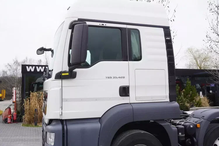 MAN TGS 35.420 8x2 / rama 6.57 m / 3 osie skrętne / 18 t ładowności zdjęcie 14