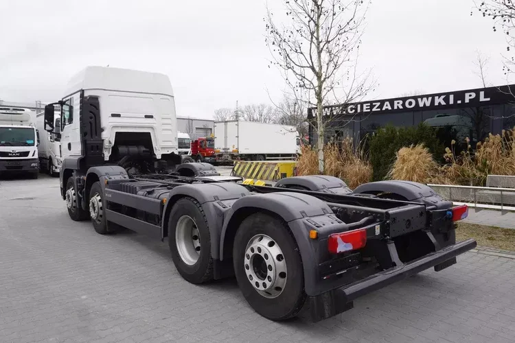 MAN TGS 35.420 8x2 / rama 6.57 m / 3 osie skrętne / 18 t ładowności zdjęcie 2