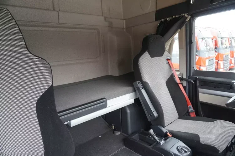 MAN TGS 35.420 8x2 / rama 6.57 m / 3 osie skrętne / 18 t ładowności zdjęcie 26