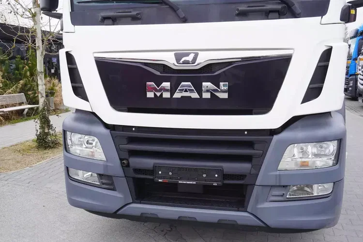 MAN TGS 35.420 8x2 / rama 6.57 m / 3 osie skrętne / 18 t ładowności zdjęcie 8