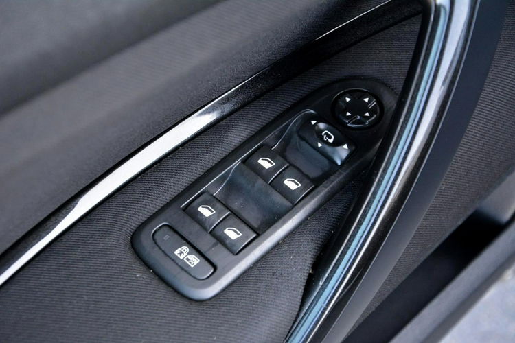 Citroen C5 Exclusive Skóry Bi-Xenon Ledy Navi Kamera Masaże Hydro z Niemiec zdjęcie 34