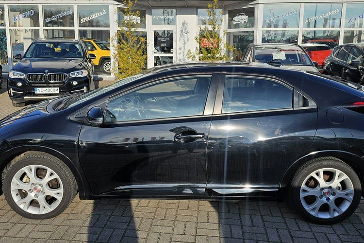 Honda Civic felgi 17", grzane fotele, wersja elegance, model 2016 zdjęcie 5