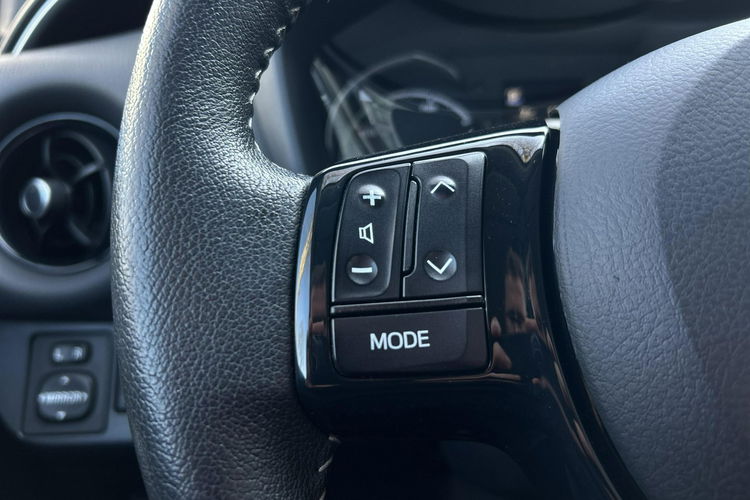 Toyota Yaris 1.5 HSD 100KM PREMIUM CITY STYLE, salon Polska, gwarancja, zdjęcie 13