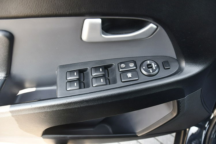 Kia Sportage 2.0benz Klimatr 2str.Pół-Skóry.Parktronic.Ledy.Hak. zdjęcie 12