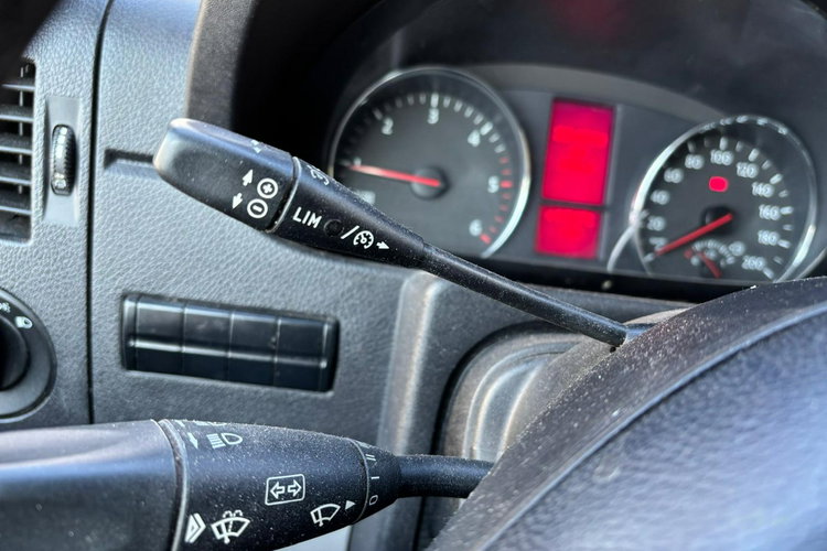 Volkswagen Crafter 2.0 165KM 2015 L2H2 Klimatyzacja Tempomat Książka serwisowa zdjęcie 7