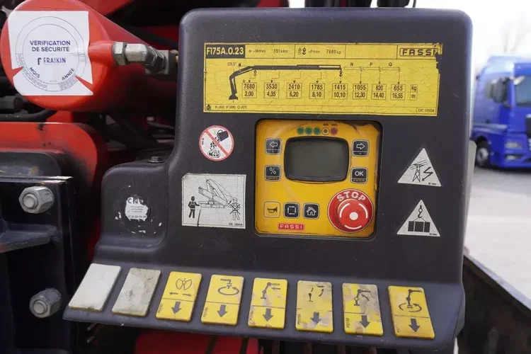 MAN TGS 26.360 burtowy / Dźwig Fassi F175 7.7 t / 3. oś skrętna zdjęcie 13