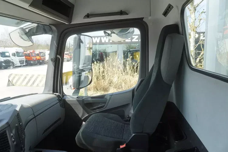 Mercedes Antos 1824 / 100 tys. km / Chłodnia Lecapitaine Thermoking T800R zdjęcie 27