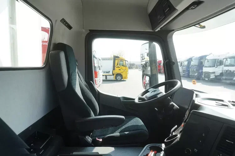 Mercedes Antos 1824 / 100 tys. km / Chłodnia Lecapitaine Thermoking T800R zdjęcie 28
