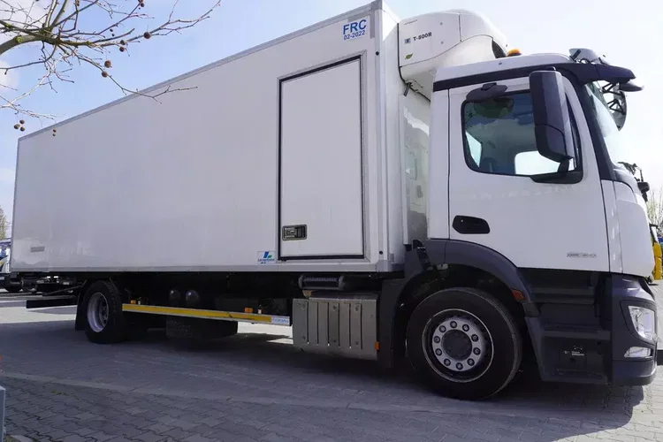 Mercedes Antos 1824 / 100 tys. km / Chłodnia Lecapitaine Thermoking T800R zdjęcie 7