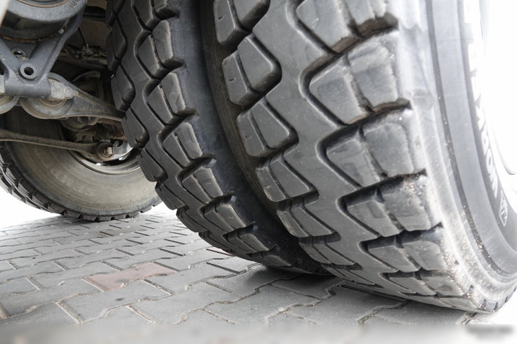 Renault C 430 / 8x4 / WYWROTKA + HYDROBURTA / BORDMATIC / SPROWADZONY zdjęcie 30