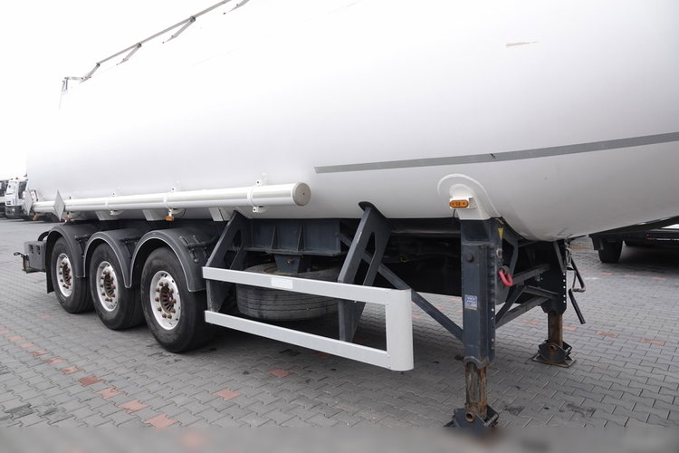 STOKOTA   / CYSTERNA DO PALIWA / 37 800 L / 4 KOMORY / OŚ PODNOSZONA / SAF  zdjęcie 9