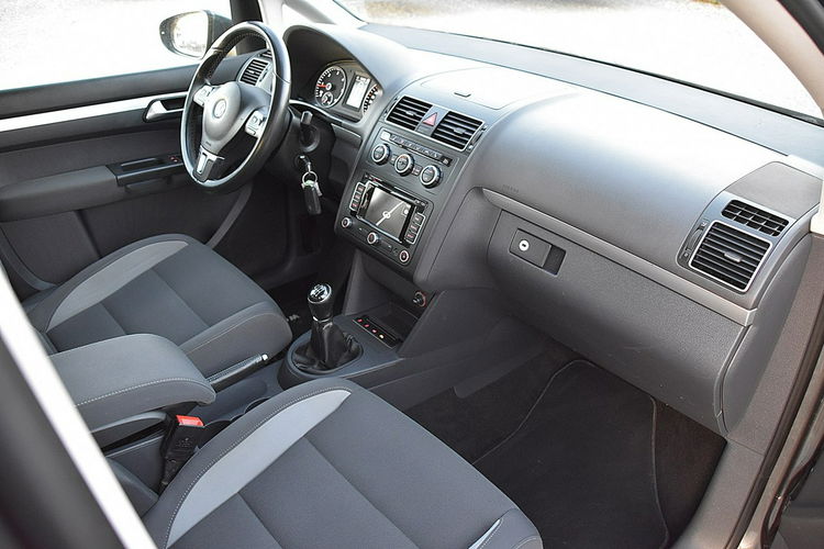 Volkswagen Touran 2.0TDI 140Km Podgrzewane fotele Navi Gwarancja zdjęcie 12