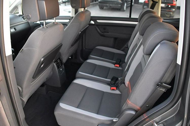 Volkswagen Touran 2.0TDI 140Km Podgrzewane fotele Navi Gwarancja zdjęcie 13