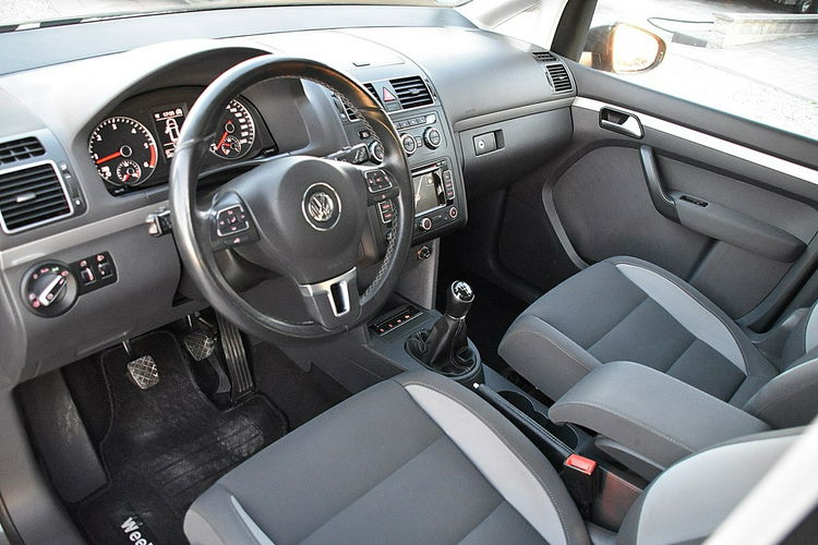 Volkswagen Touran 2.0TDI 140Km Podgrzewane fotele Navi Gwarancja zdjęcie 5