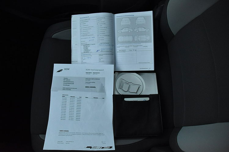 Volkswagen Touran 2.0TDI 140Km Podgrzewane fotele Navi Gwarancja zdjęcie 8