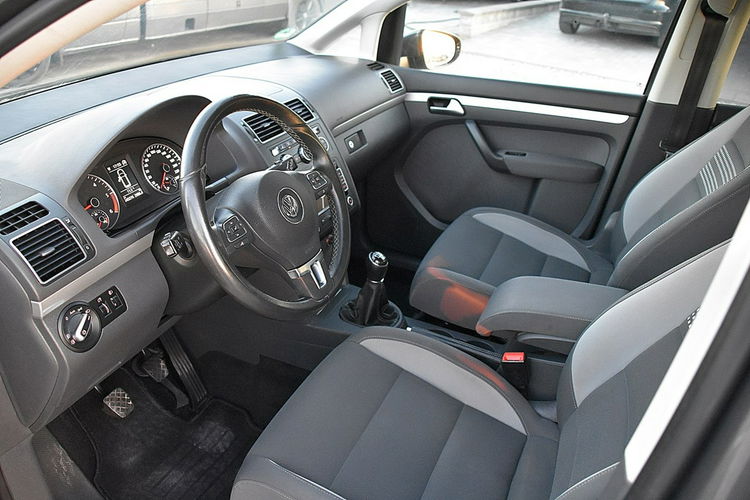 Volkswagen Touran 2.0TDI 140Km Podgrzewane fotele Navi Gwarancja zdjęcie 9