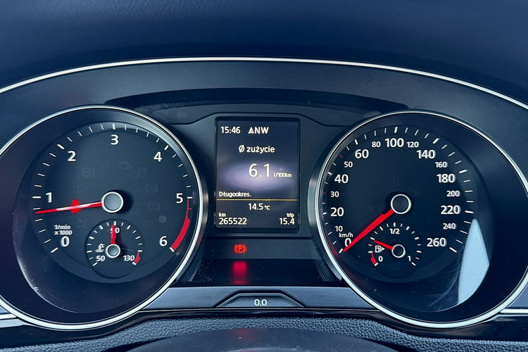 Volkswagen Passat Highline LED Aktywny Tempomat Kamera Gwarancja zdjęcie 16