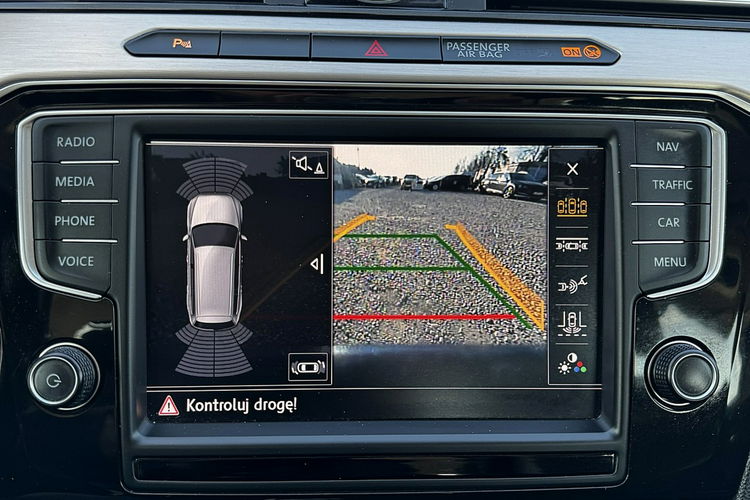 Volkswagen Passat Highline LED Aktywny Tempomat Kamera Gwarancja zdjęcie 20