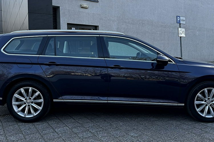 Volkswagen Passat Highline LED Aktywny Tempomat Kamera Gwarancja zdjęcie 7