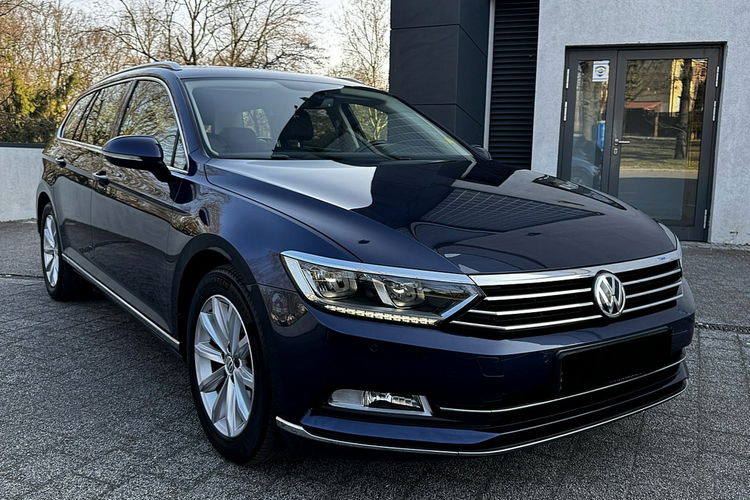 Volkswagen Passat Highline LED Aktywny Tempomat Kamera Gwarancja zdjęcie 8
