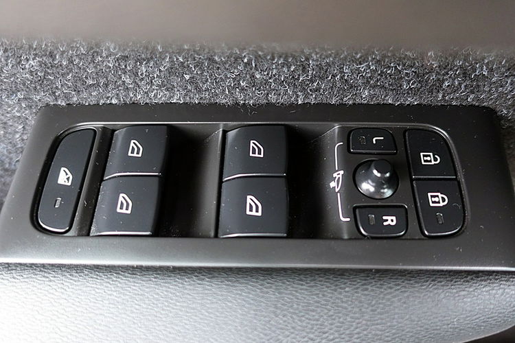 Volvo XC 40 AUTOMAT 163KM Kamera+Navi+Led+SKÓRA 3Lata Garancja 1wł Kraj Bezwypad zdjęcie 16