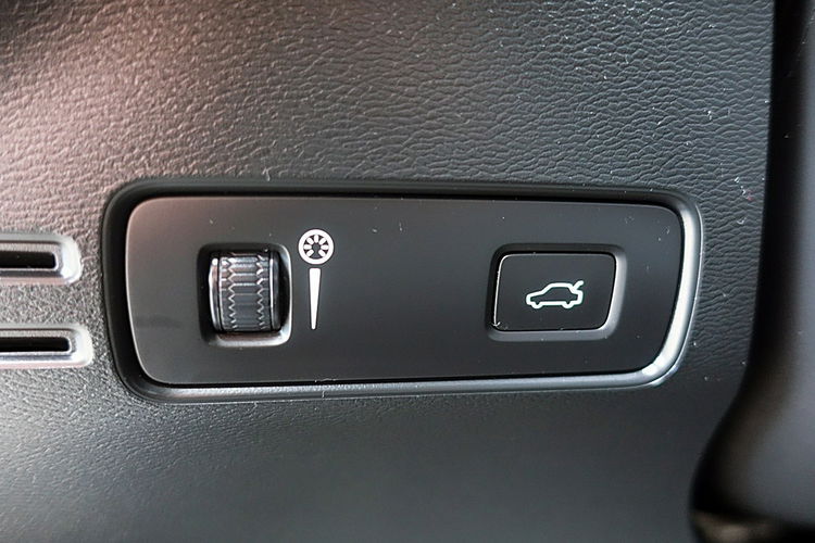 Volvo XC 40 AUTOMAT 163KM Kamera+Navi+Led+SKÓRA 3Lata Garancja 1wł Kraj Bezwypad zdjęcie 17