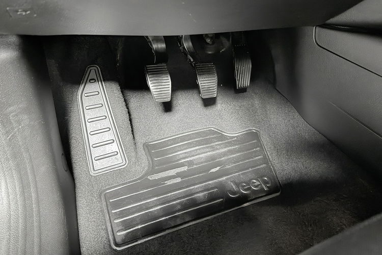 Jeep Renegade 1.6 110KM BROOKLYN Special Edition Blac Navi GPS Klimatronic KeyLessGo zdjęcie 18