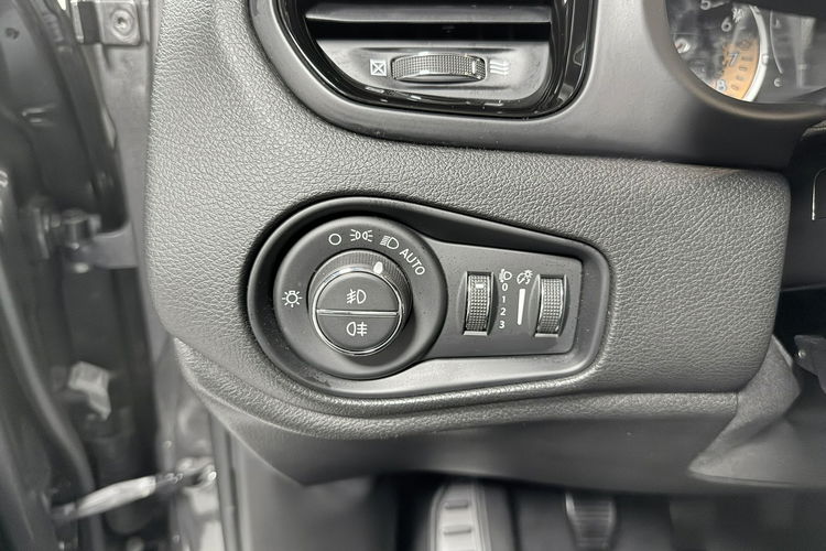 Jeep Renegade 1.6 110KM BROOKLYN Special Edition Blac Navi GPS Klimatronic KeyLessGo zdjęcie 19