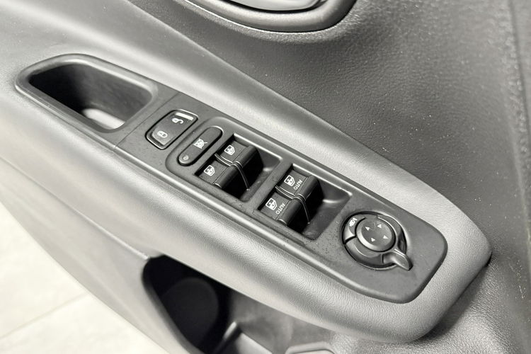 Jeep Renegade 1.6 110KM BROOKLYN Special Edition Blac Navi GPS Klimatronic KeyLessGo zdjęcie 20