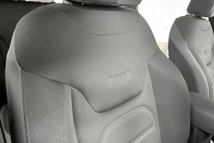 Jeep Renegade 1.6 110KM BROOKLYN Special Edition Blac Navi GPS Klimatronic KeyLessGo zdjęcie 31