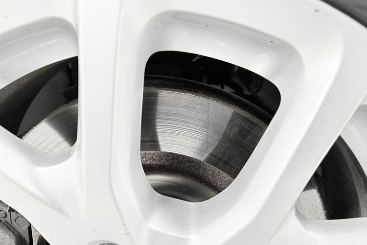 Jeep Cherokee 2.0 MJD 140KM LONGIITUDE Navi GPS Klimatronic Polski Salon zdjęcie 11