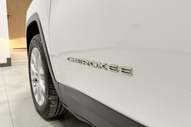 Jeep Cherokee 2.0 MJD 140KM LONGIITUDE Navi GPS Klimatronic Polski Salon zdjęcie 14
