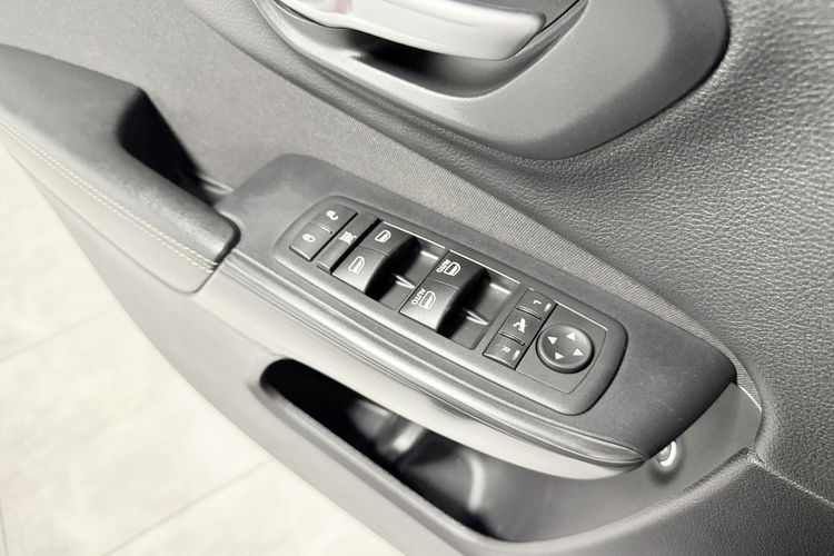 Jeep Cherokee 2.0 MJD 140KM LONGIITUDE Navi GPS Klimatronic Polski Salon zdjęcie 23