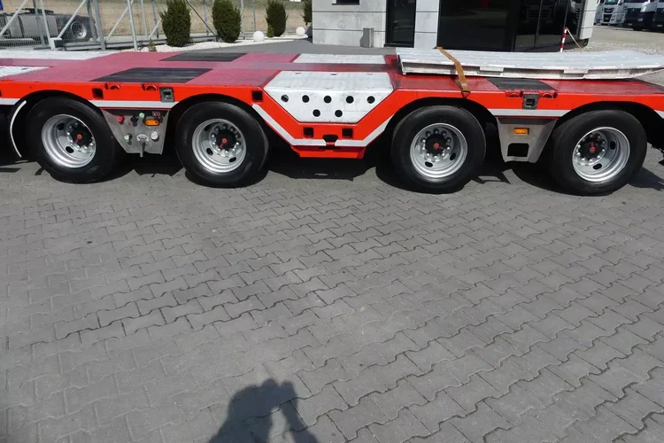 BODEX NISKOPODWOZIOWA / ROZCIĄGANA / 2 OSIE SKRĘTNE / ŁADOWNOŚĆ 47550 KG/ zdjęcie 15