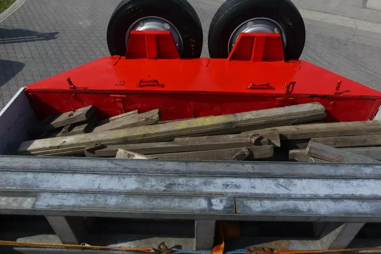 BODEX NISKOPODWOZIOWA / ROZCIĄGANA / 2 OSIE SKRĘTNE / ŁADOWNOŚĆ 47550 KG/ zdjęcie 17