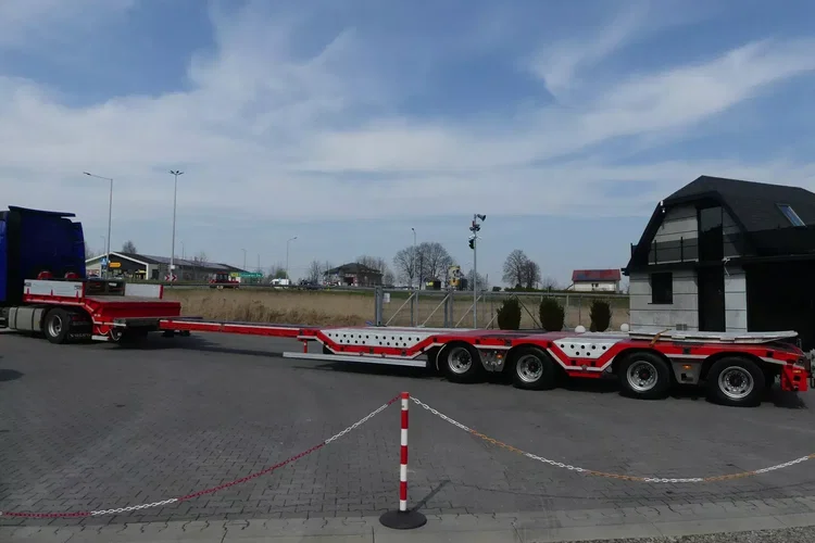 BODEX NISKOPODWOZIOWA / ROZCIĄGANA / 2 OSIE SKRĘTNE / ŁADOWNOŚĆ 47550 KG/ zdjęcie 7