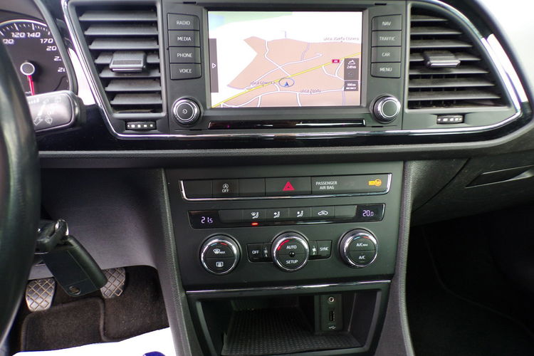 Seat Leon Navi /Klimatronic /Led /Alcantara /1.6 /110KM /2016 zdjęcie 17
