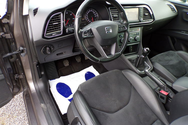 Seat Leon Navi /Klimatronic /Led /Alcantara /1.6 /110KM /2016 zdjęcie 18