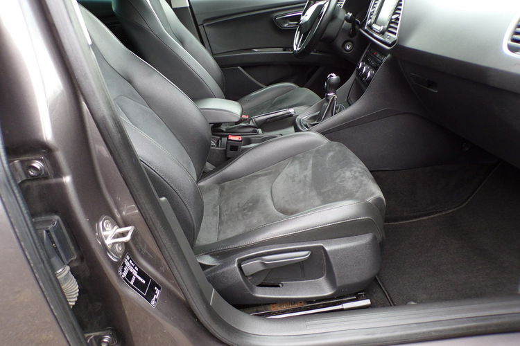 Seat Leon Navi /Klimatronic /Led /Alcantara /1.6 /110KM /2016 zdjęcie 26