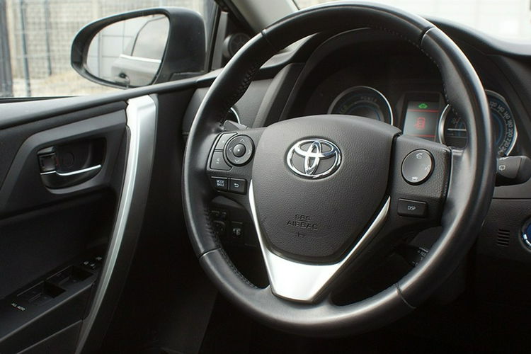 Toyota Auris zdjęcie 14