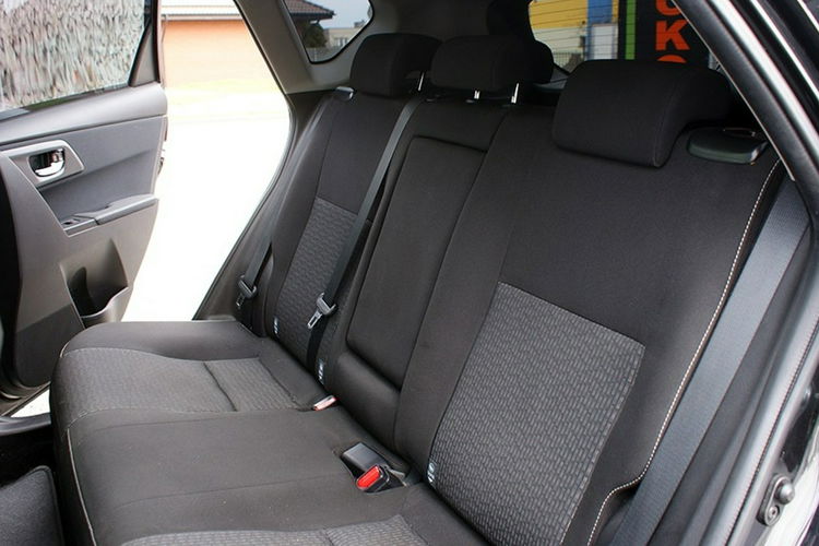 Toyota Auris zdjęcie 16