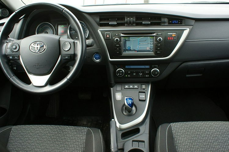 Toyota Auris zdjęcie 17
