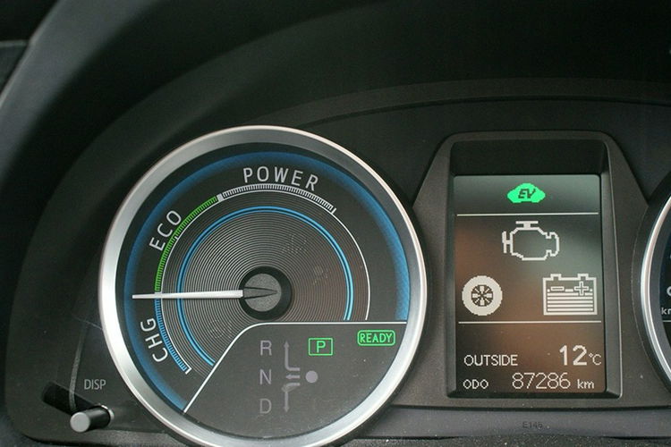 Toyota Auris zdjęcie 19