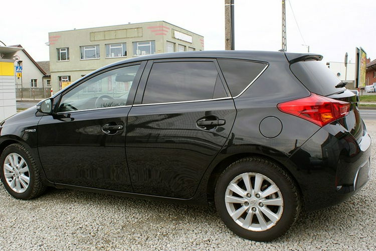 Toyota Auris zdjęcie 2